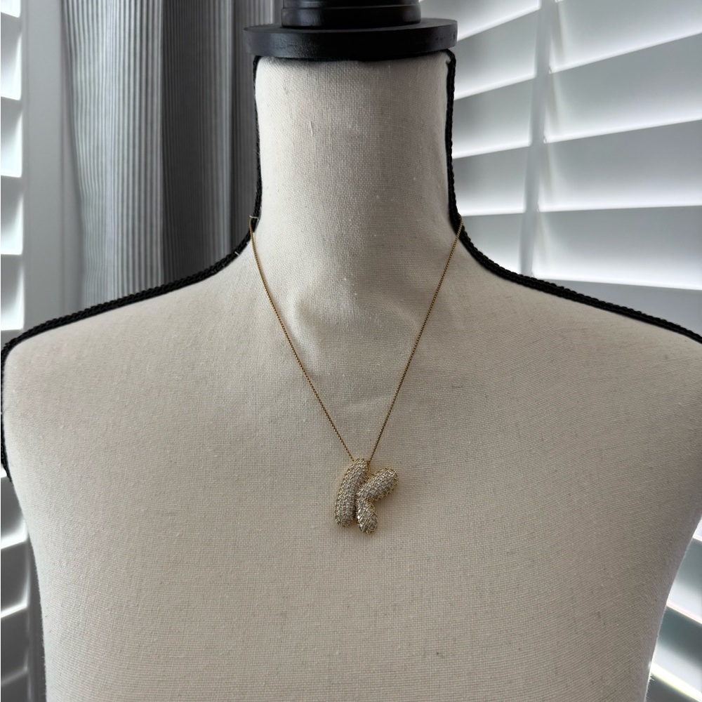 AVIARA initial necklace “K”